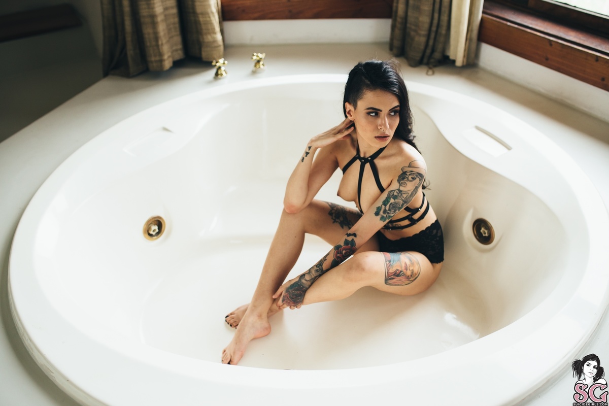 pisces-shesnoangel-25.jpg