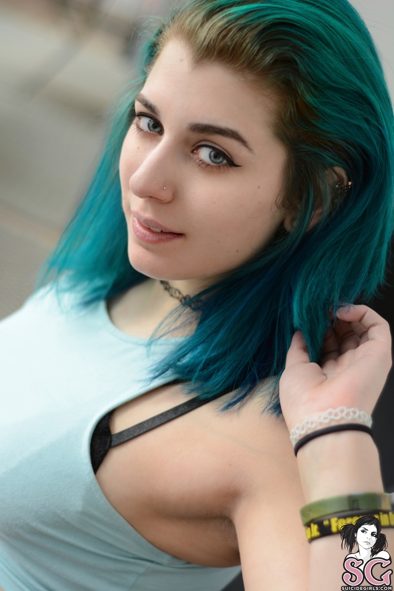 quinzel-bluedream-03.jpg