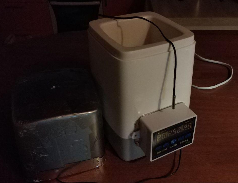 Yogurt maker