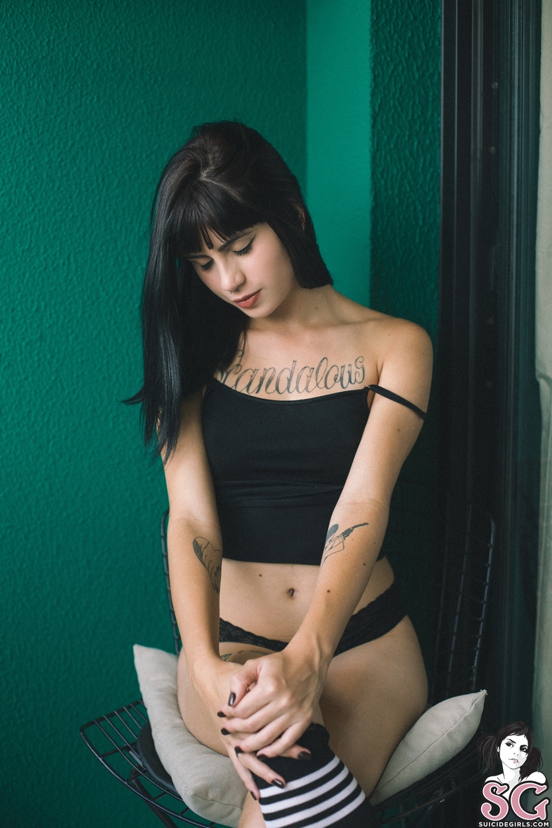 raffa-comealittlecloser-03.jpg