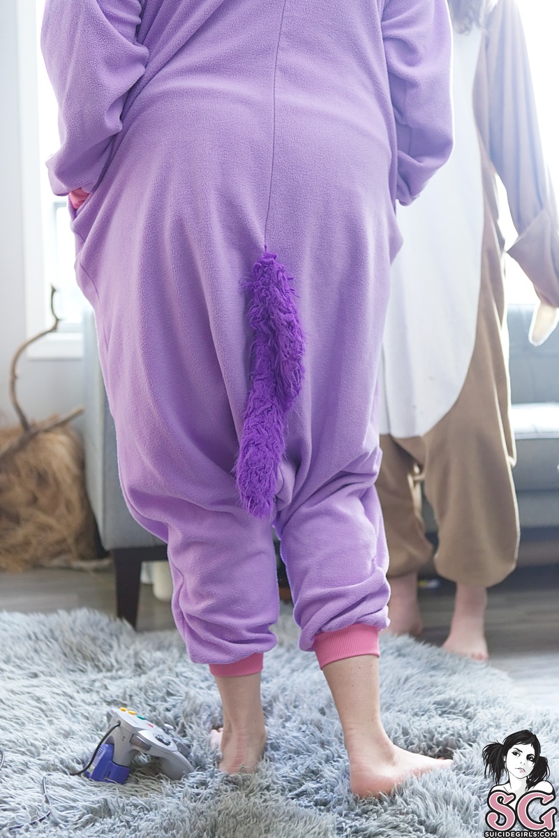 silvery-onesiefunsie-03.jpg