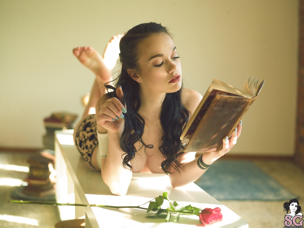 evamoon-bookishbelle-13.jpg