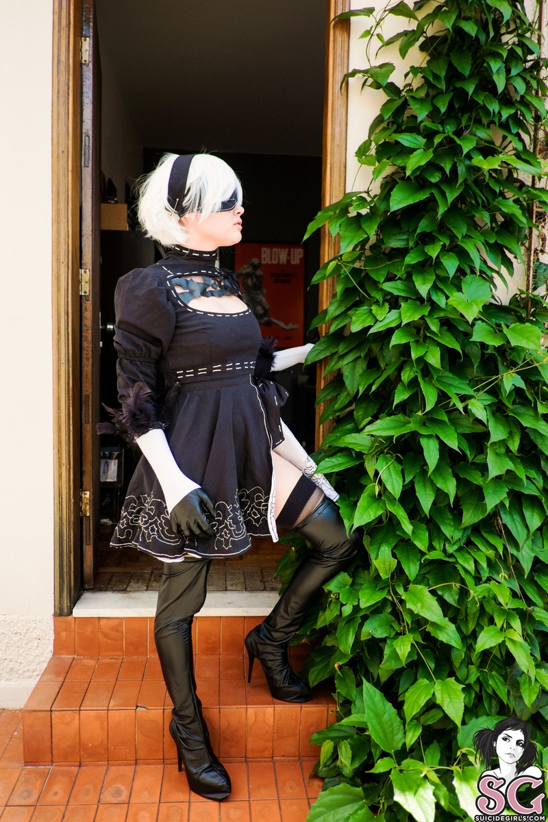 lollahattori-nierautomata2b-01.jpg