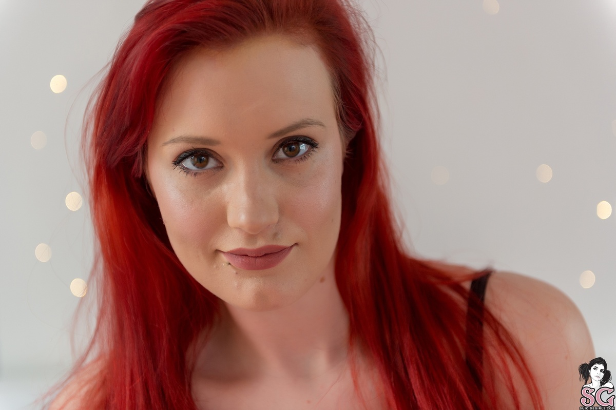 redhead23-roomwithaview-01.jpg