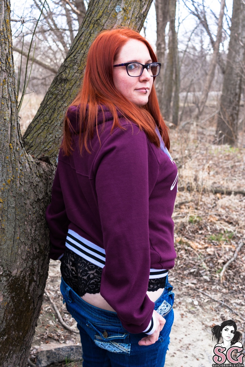 aleshanee-derailed-07.jpg