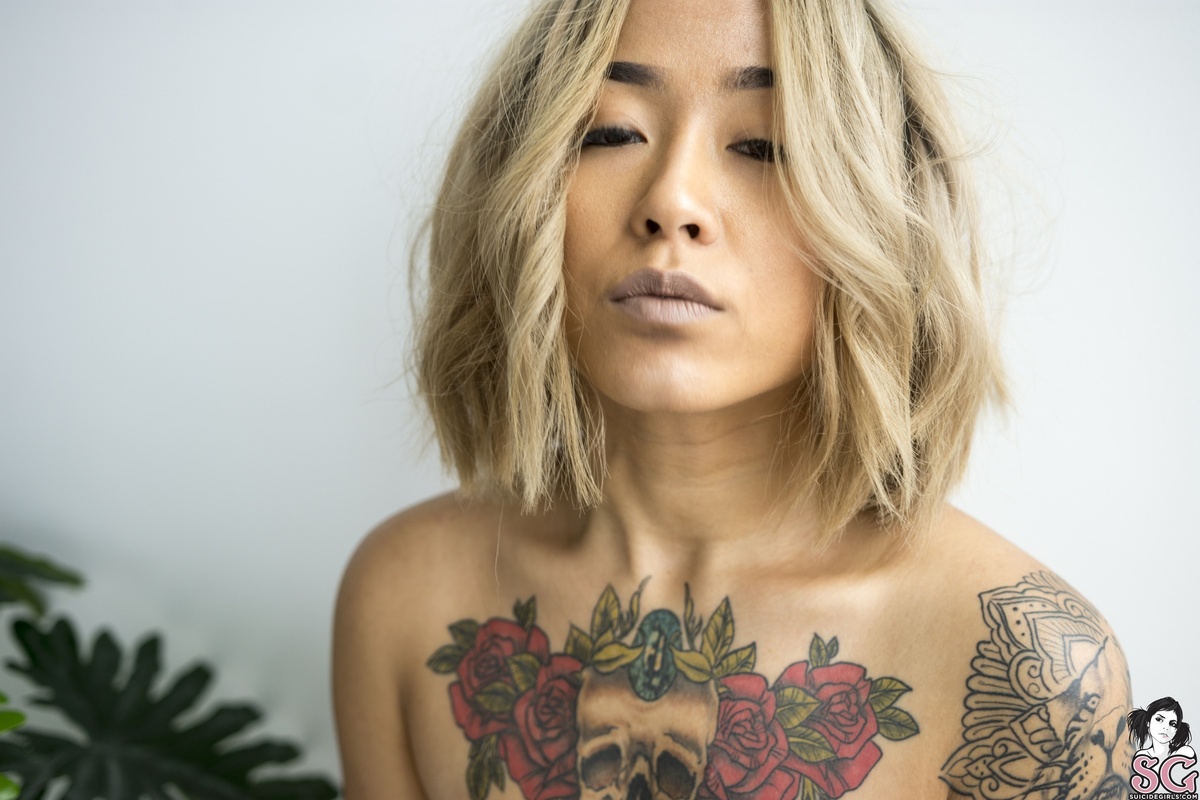 ladylush-atomicblonde-39.jpg