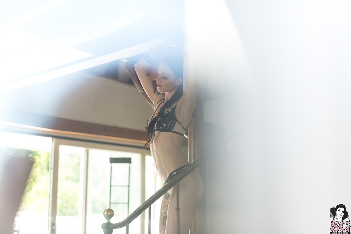 tanyabat-spiralling-03.jpg