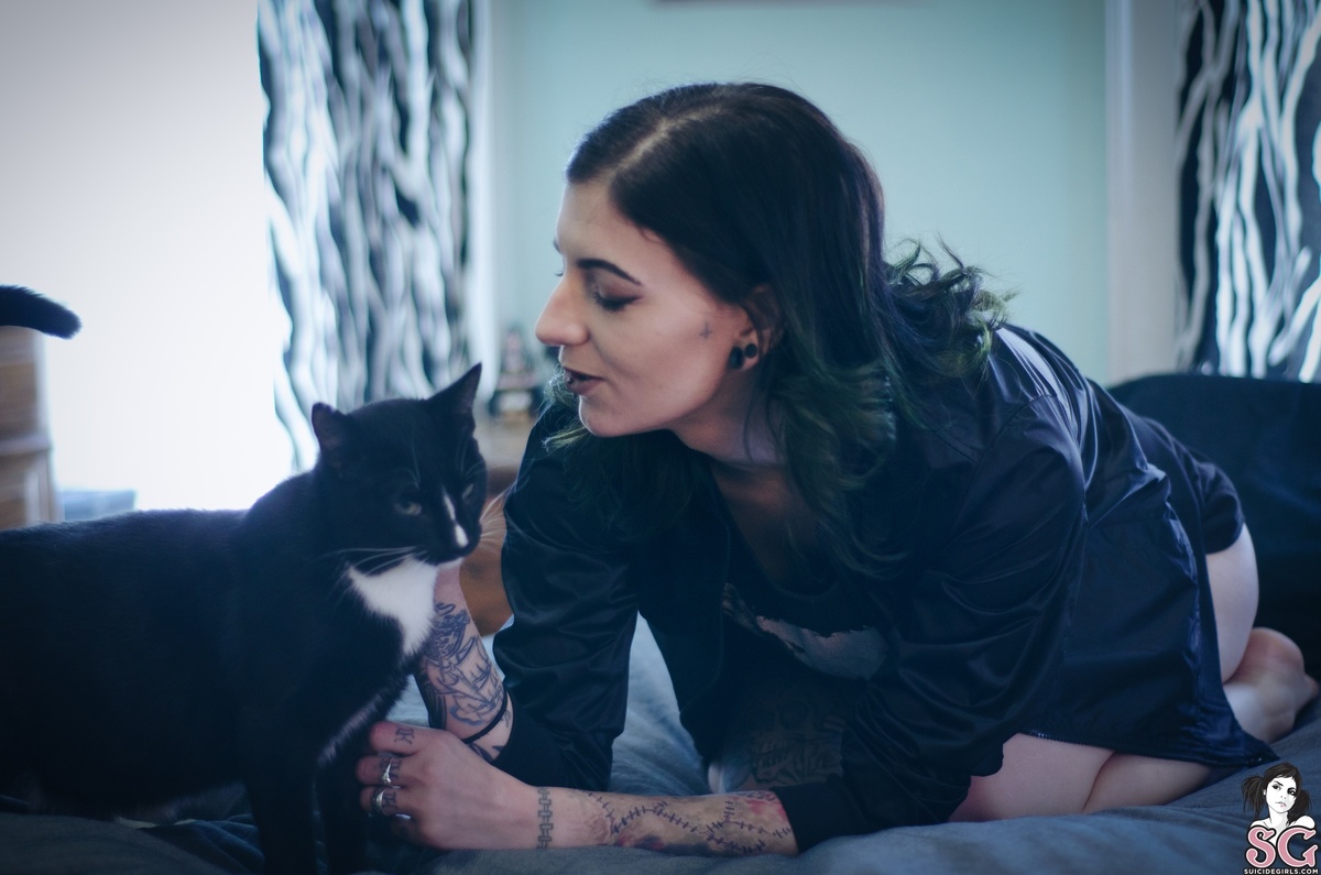 witcherywoods-lucipurr-01.jpg