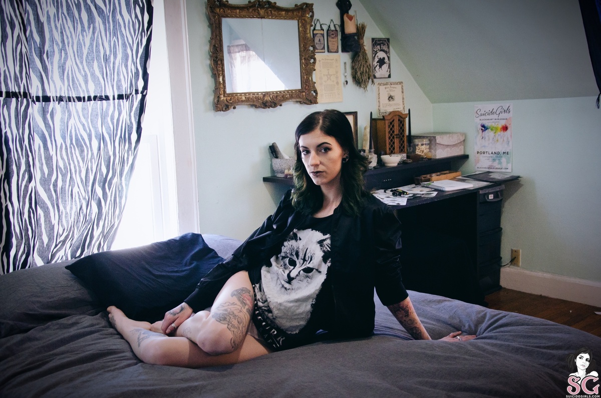witcherywoods-lucipurr-03.jpg