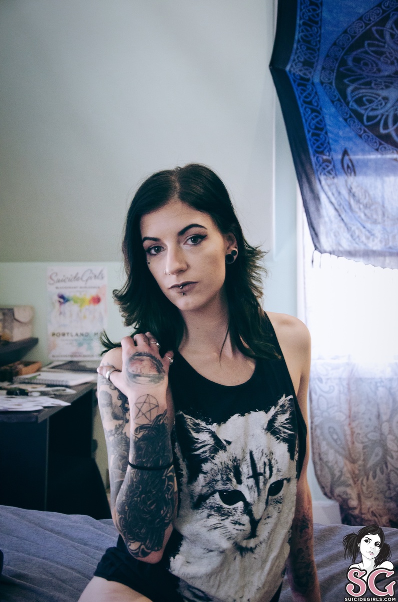 witcherywoods-lucipurr-05.jpg