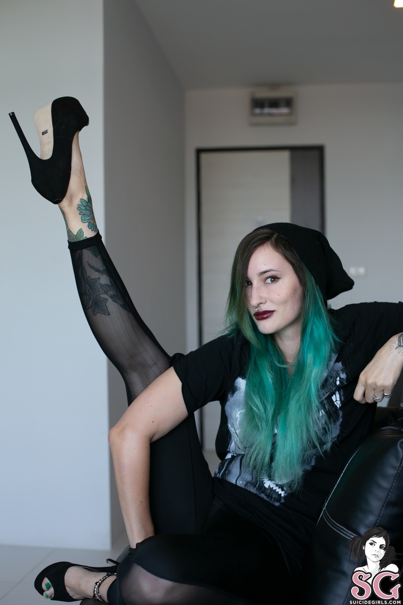 blackwonderland-hoteldreams-03.jpg