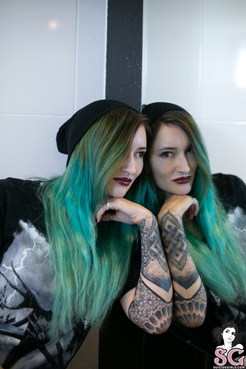 blackwonderland-hoteldreams-05.jpg