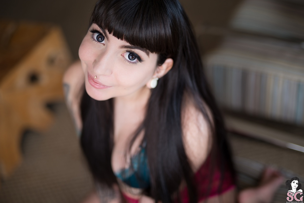 faux-prettyflesh-05.jpg