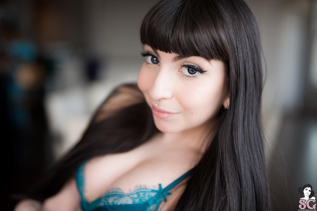 faux-prettyflesh-13.jpg
