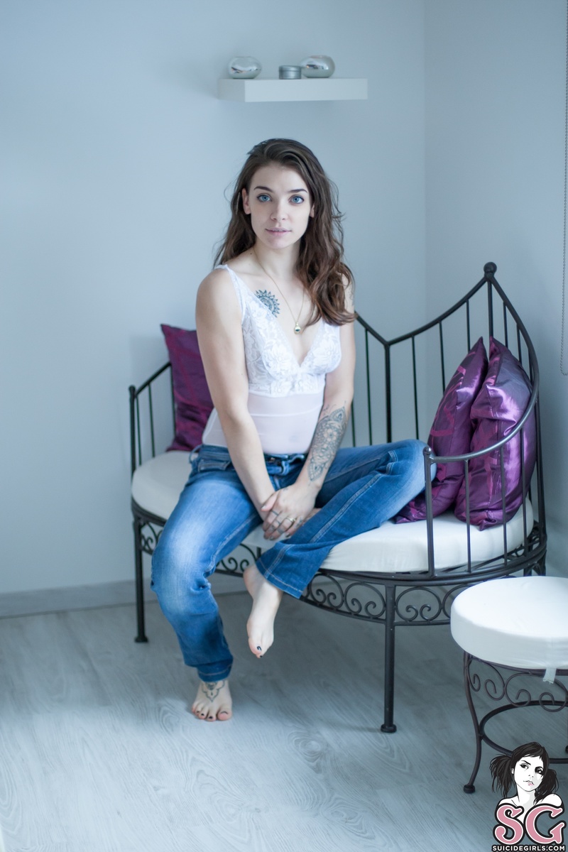 pialora-ibelongtoyou-01.jpg