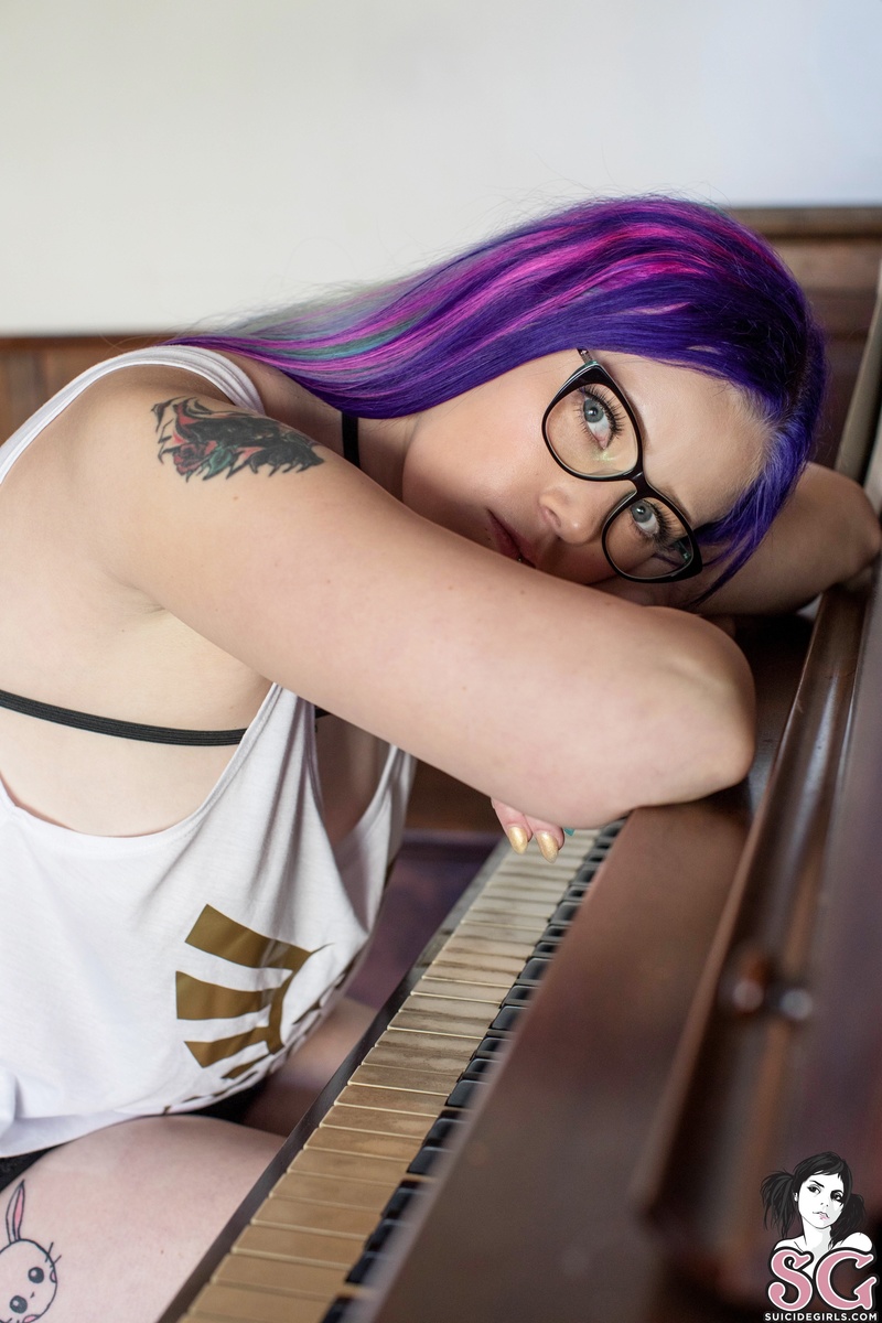 bantherknox-n3rdgirl-03.jpg