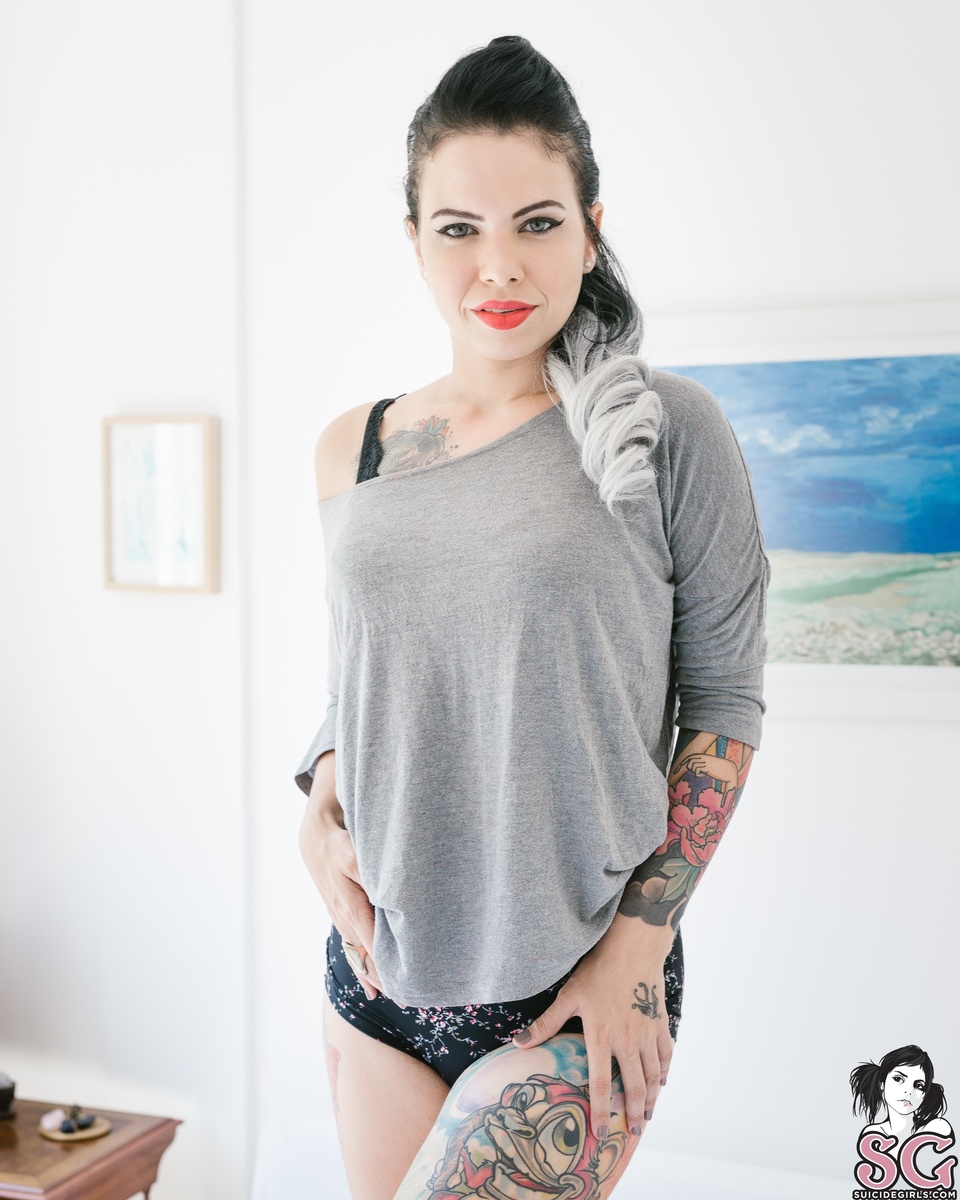brunapink-whitebedroom-03.jpg