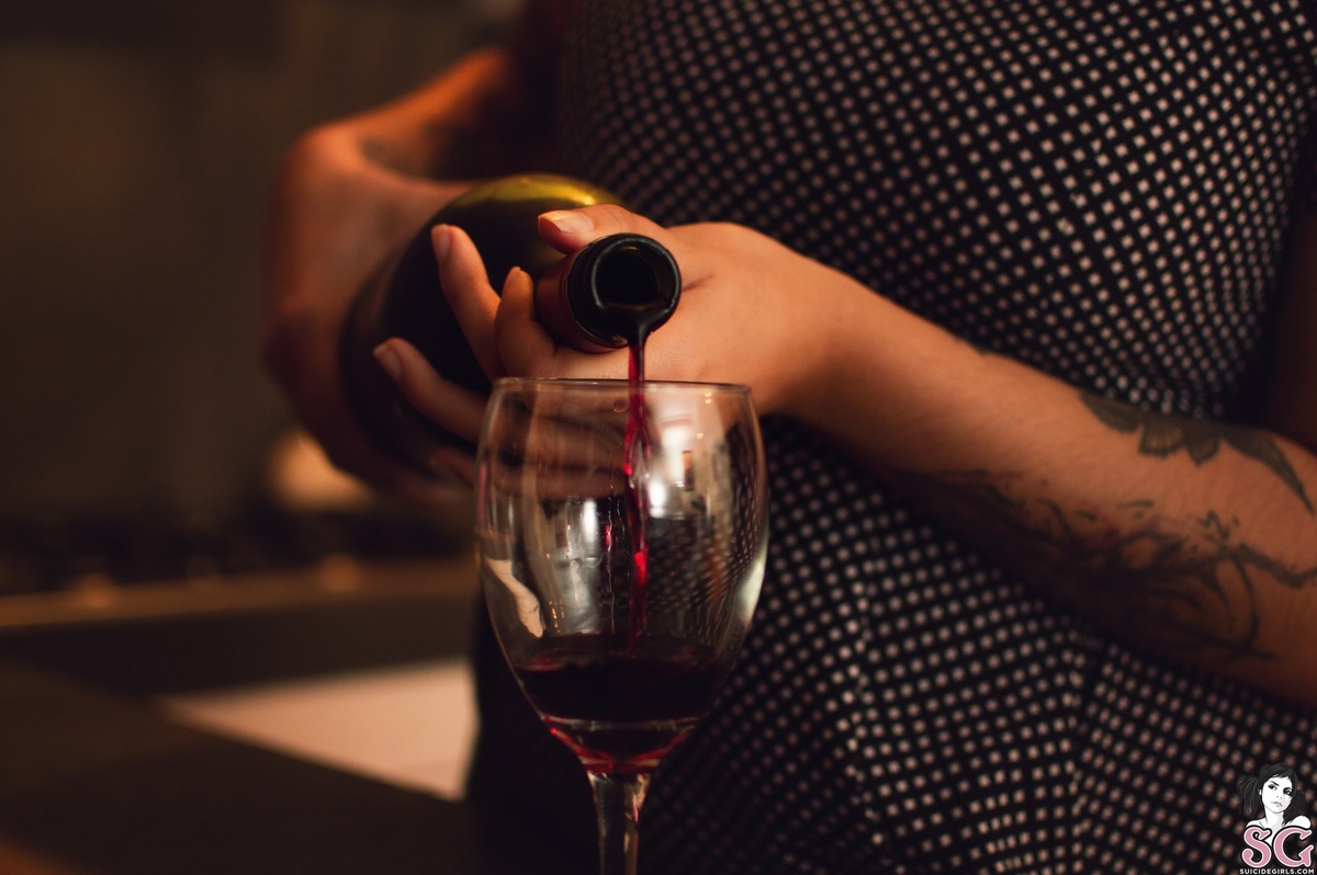 multiplescolores-chillcolorswinemoodandcandidhome-03.jpg