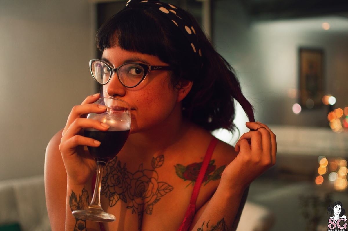 multiplescolores-chillcolorswinemoodandcandidhome-07.jpg