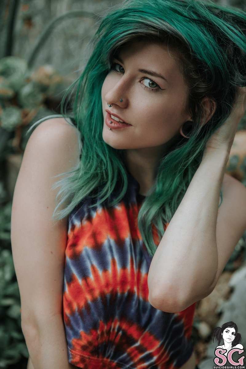 skella-flowersundersiege-03.jpg