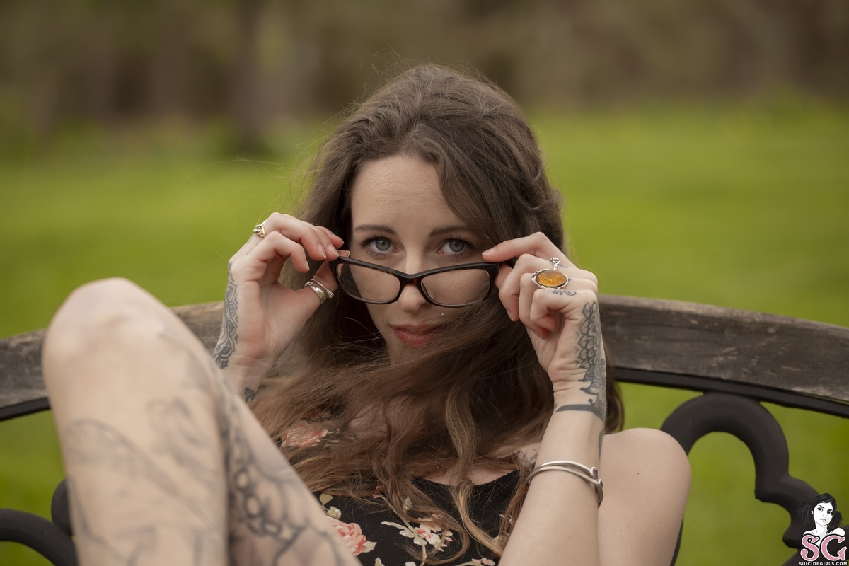 kiwikitten23-bench-13.jpg