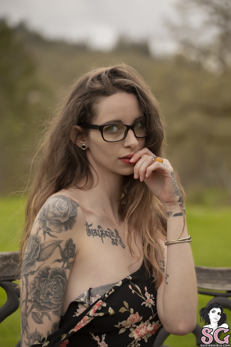 kiwikitten23-bench-15.jpg