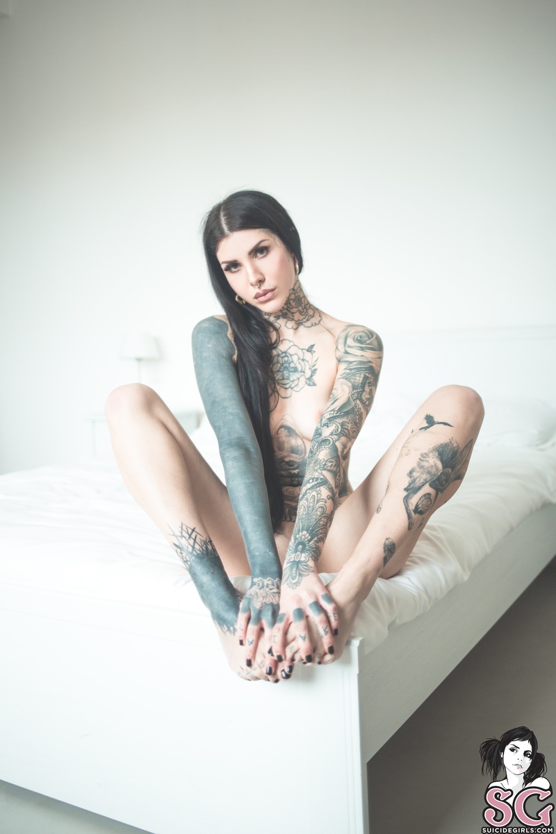 nykki-lookingbeyond-23.jpg