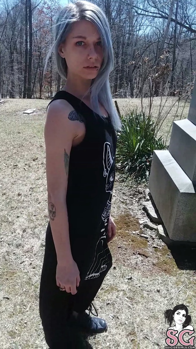 fireflyreign-cemeterycat-15.jpg
