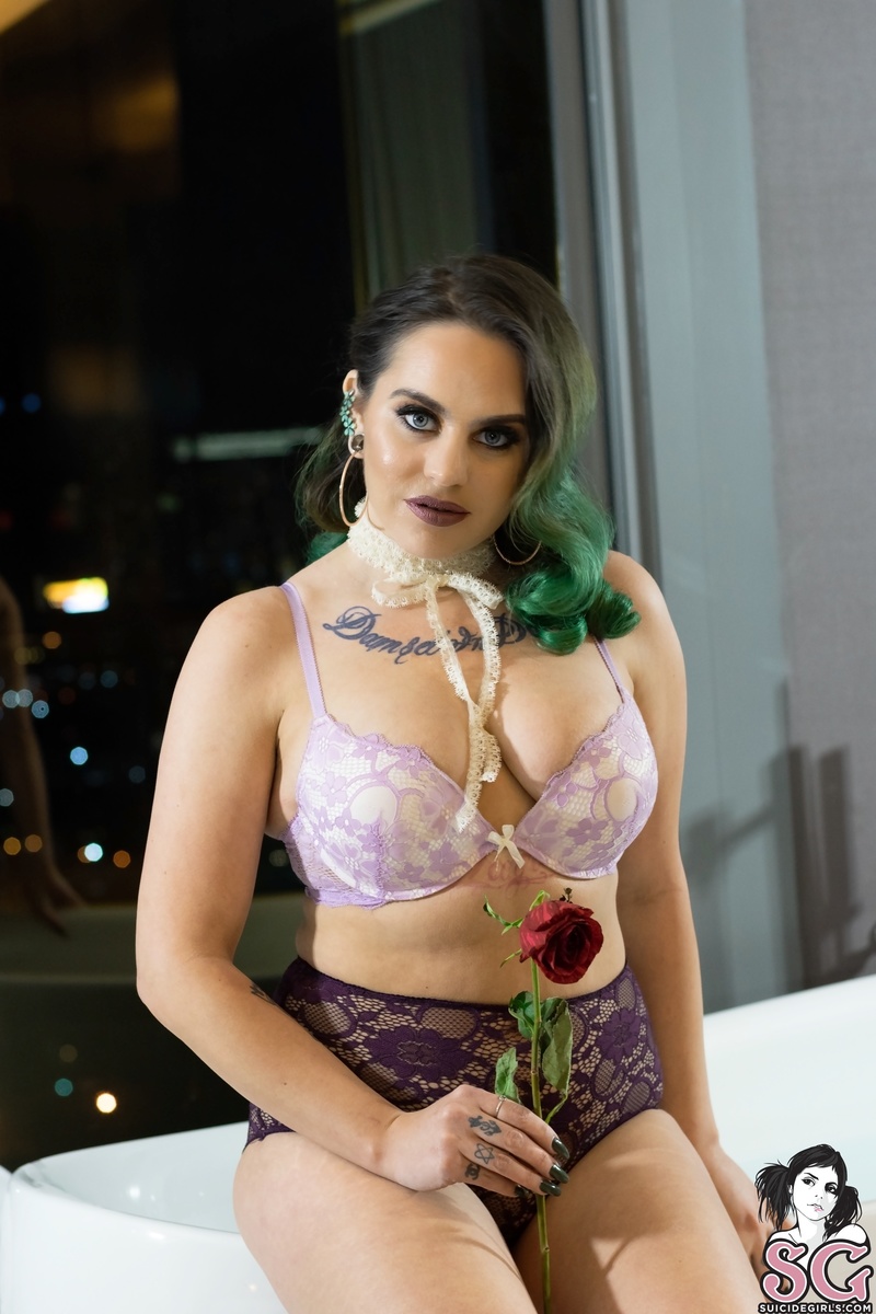 damseldoll-flowerchildwatering-03.jpg