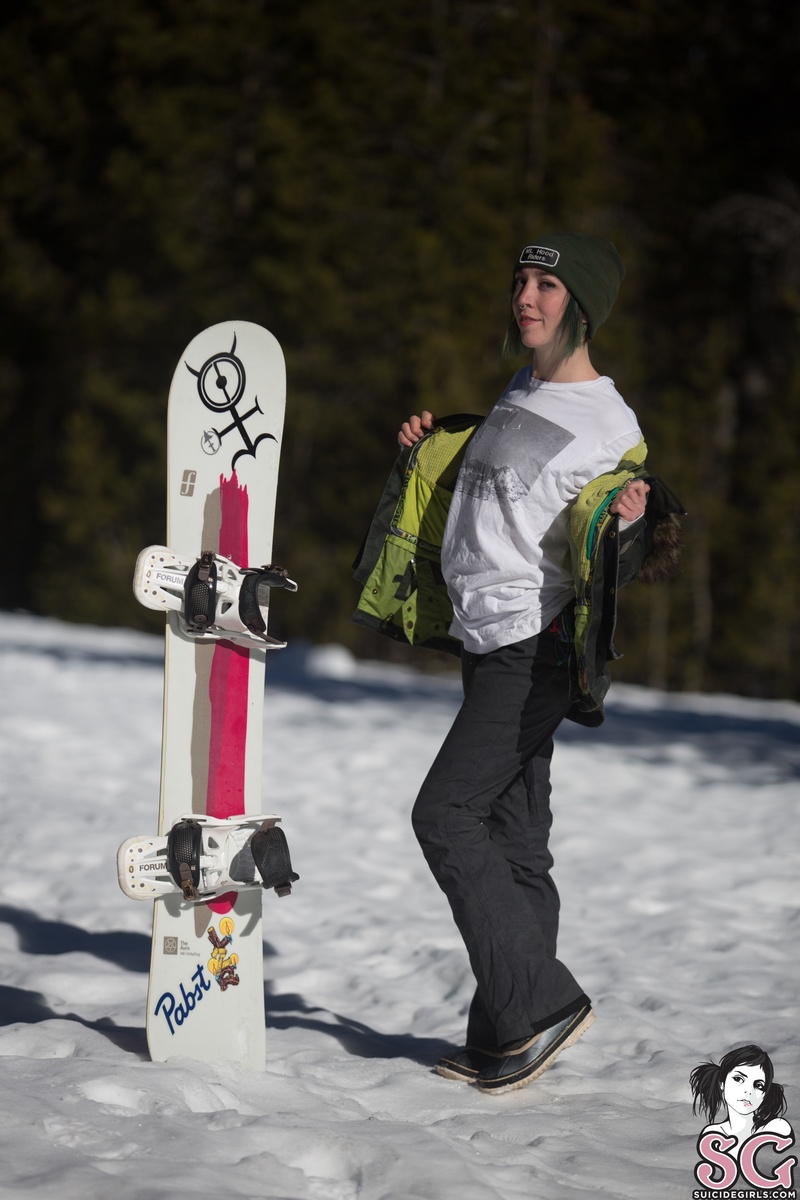 ladyjean-snowboardingsnowbunny-09.jpg
