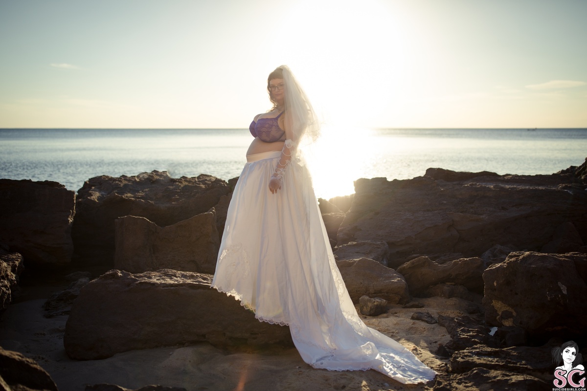 hyperballad-weddingbelle-01.jpg