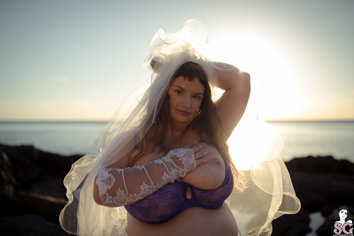 hyperballad-weddingbelle-03.jpg