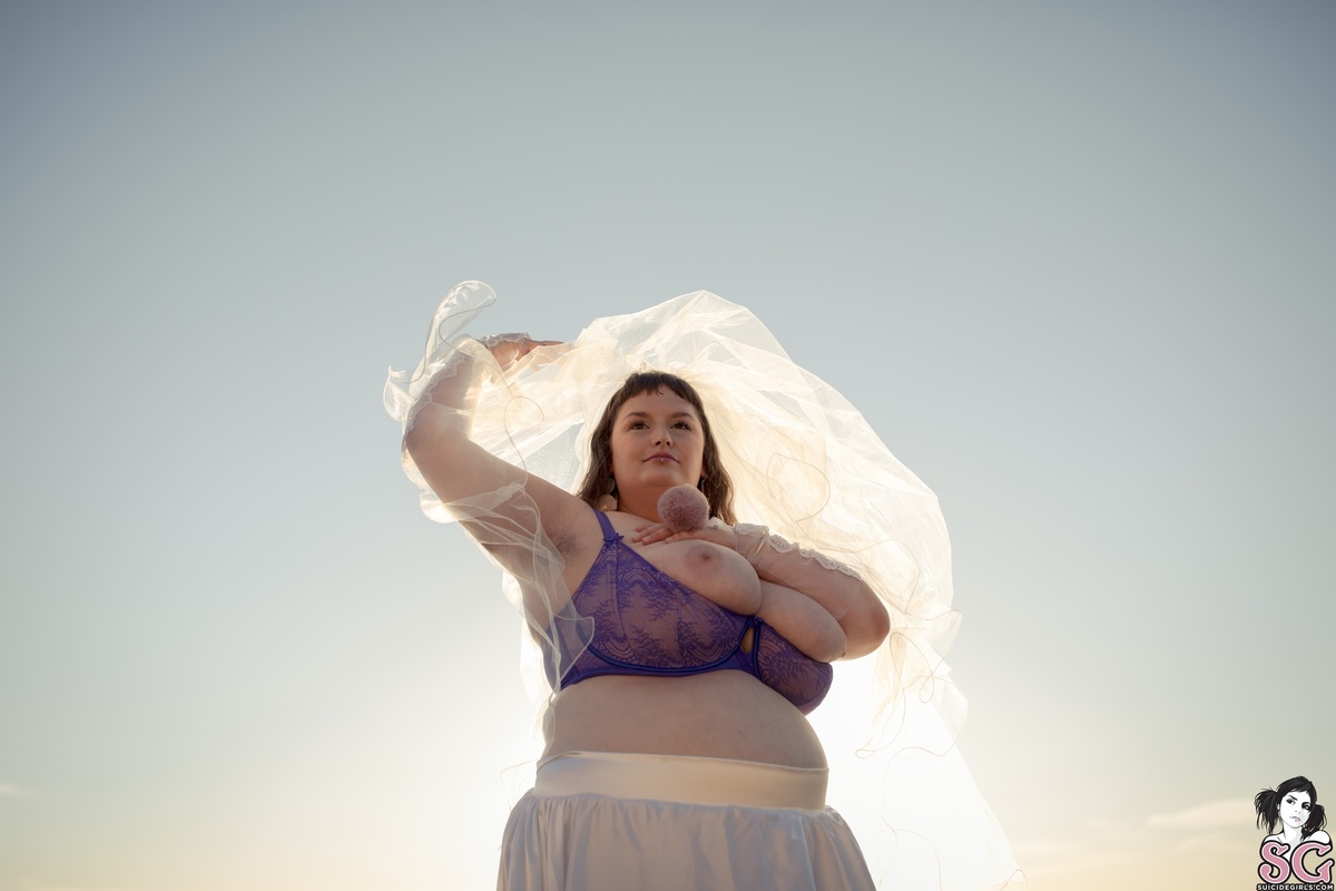 hyperballad-weddingbelle-07.jpg