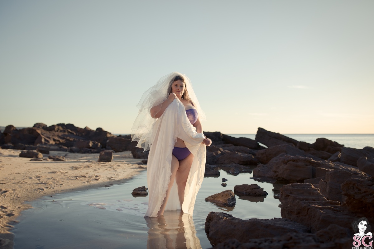 hyperballad-weddingbelle-09.jpg