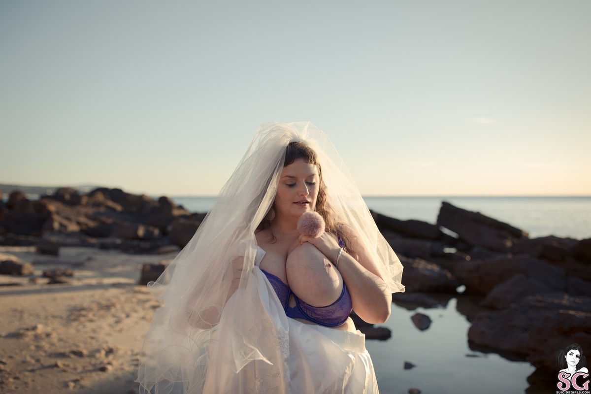 hyperballad-weddingbelle-11.jpg