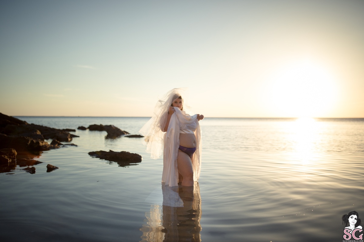 hyperballad-weddingbelle-13.jpg