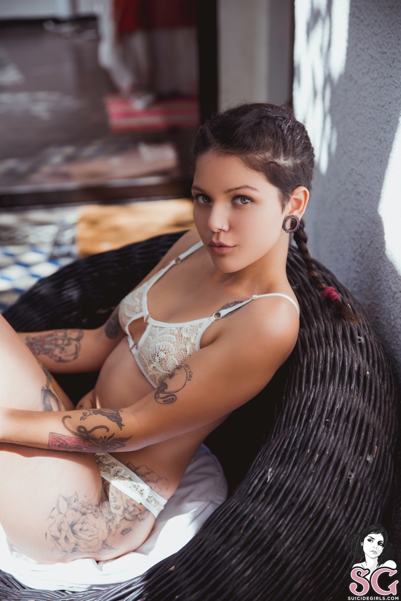 agatha-geometricchaos-01.jpg