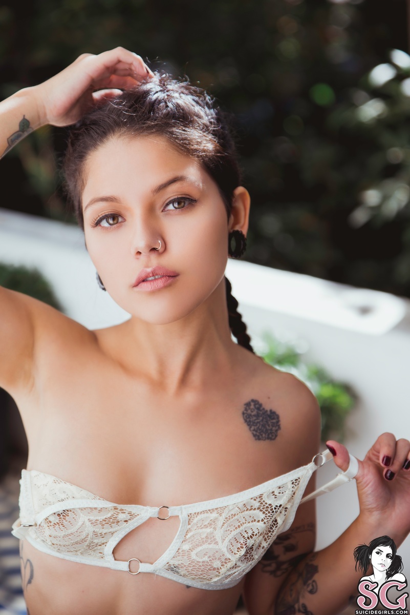 agatha-geometricchaos-09.jpg