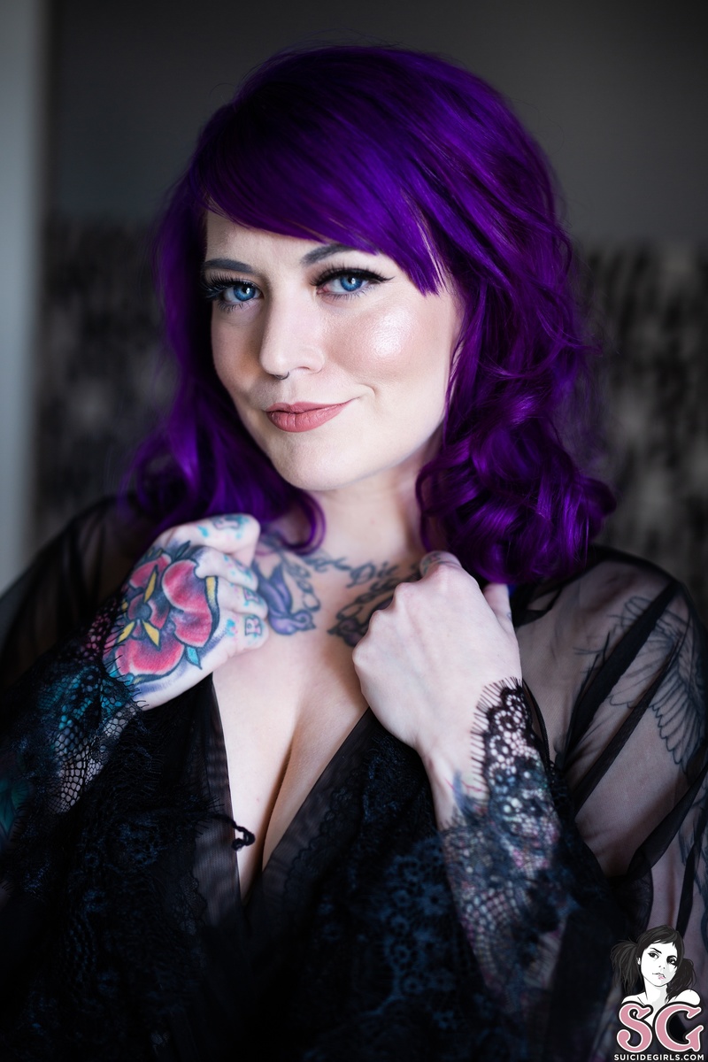 rosie-ultraviolet-05.jpg