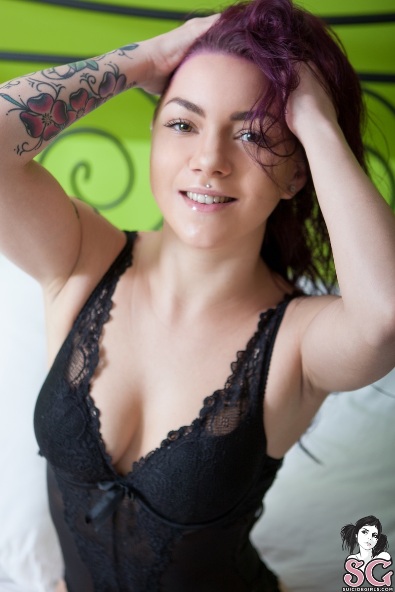 sophiedingreville91-farfaraway-01.jpg