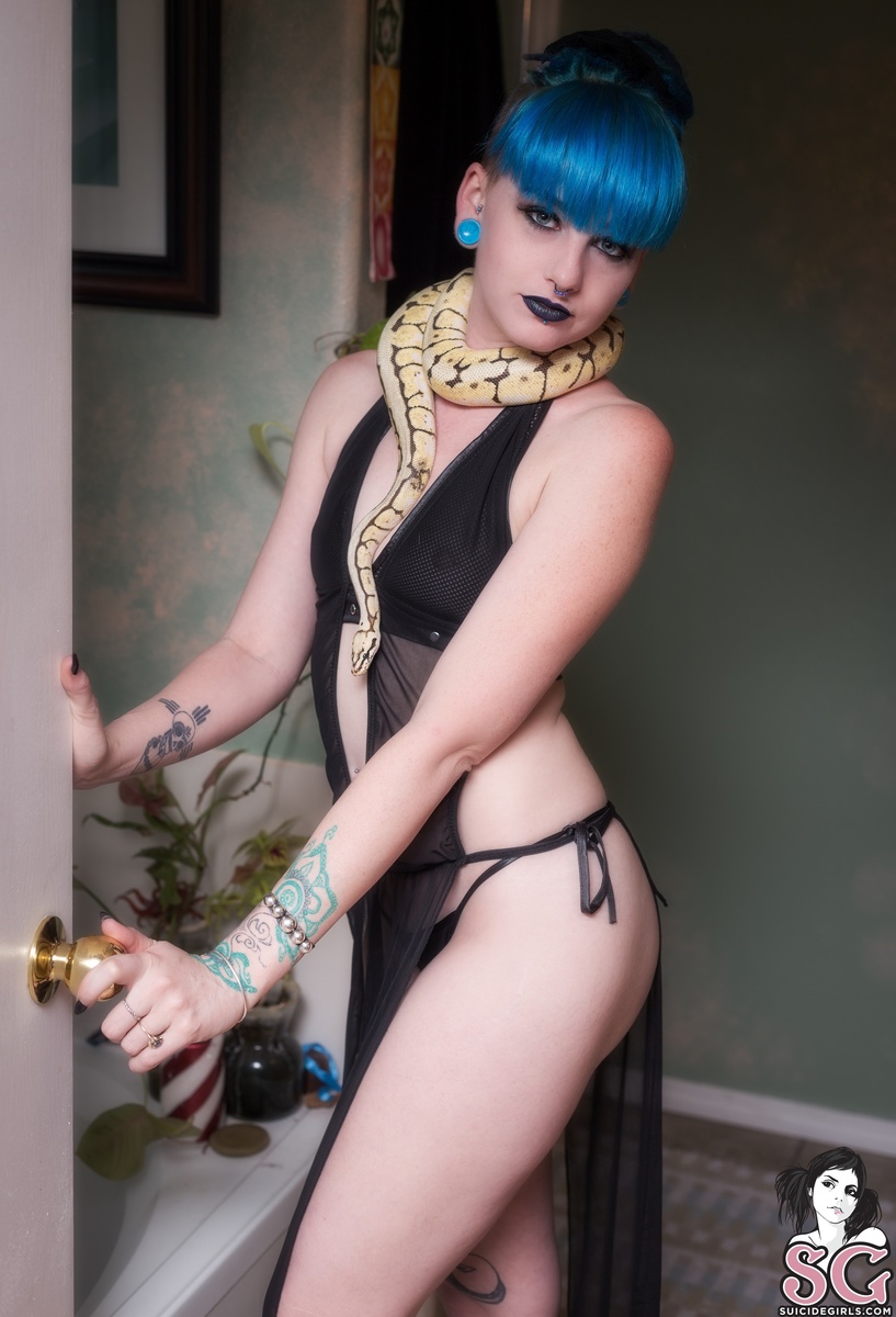 kinzy-serpentinesoak-07.jpg