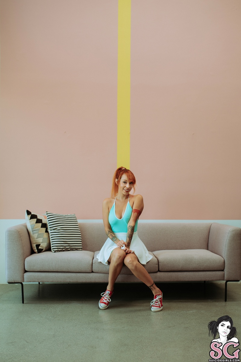 leemalee-crossingtheline-01.jpg