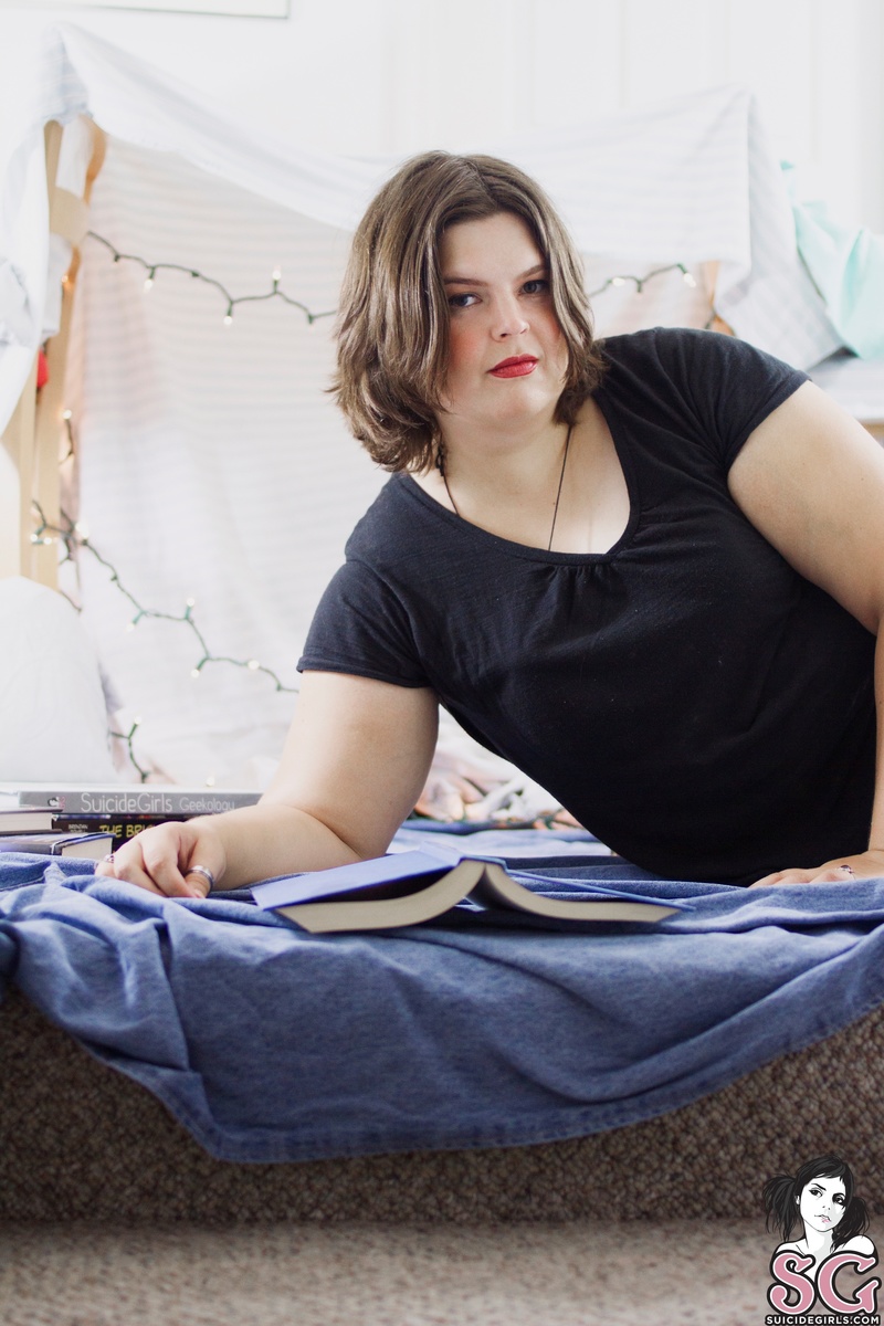 monicacarnage-booksblankets-03.jpg