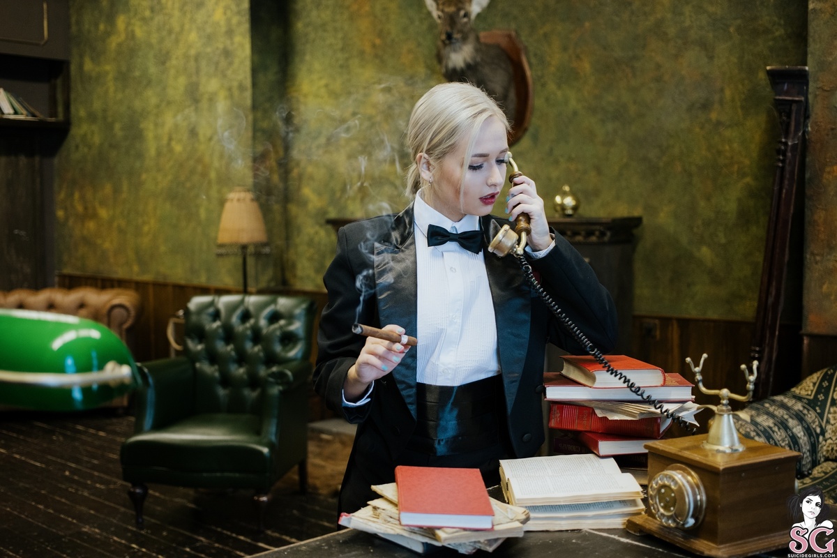 valeriya-donnavitocorleone-05.jpg