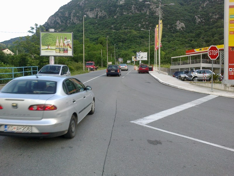 605851_2.jpg