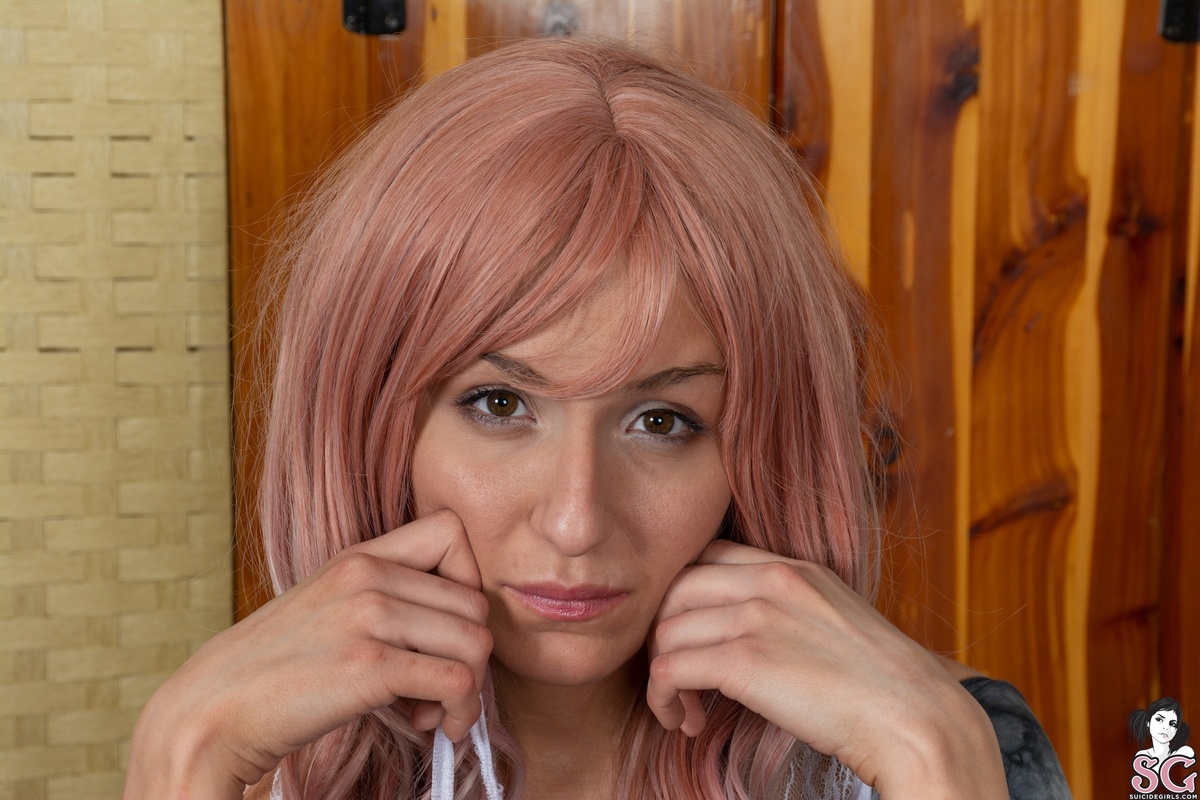 lilydoll-noticemesenpai-01.jpg