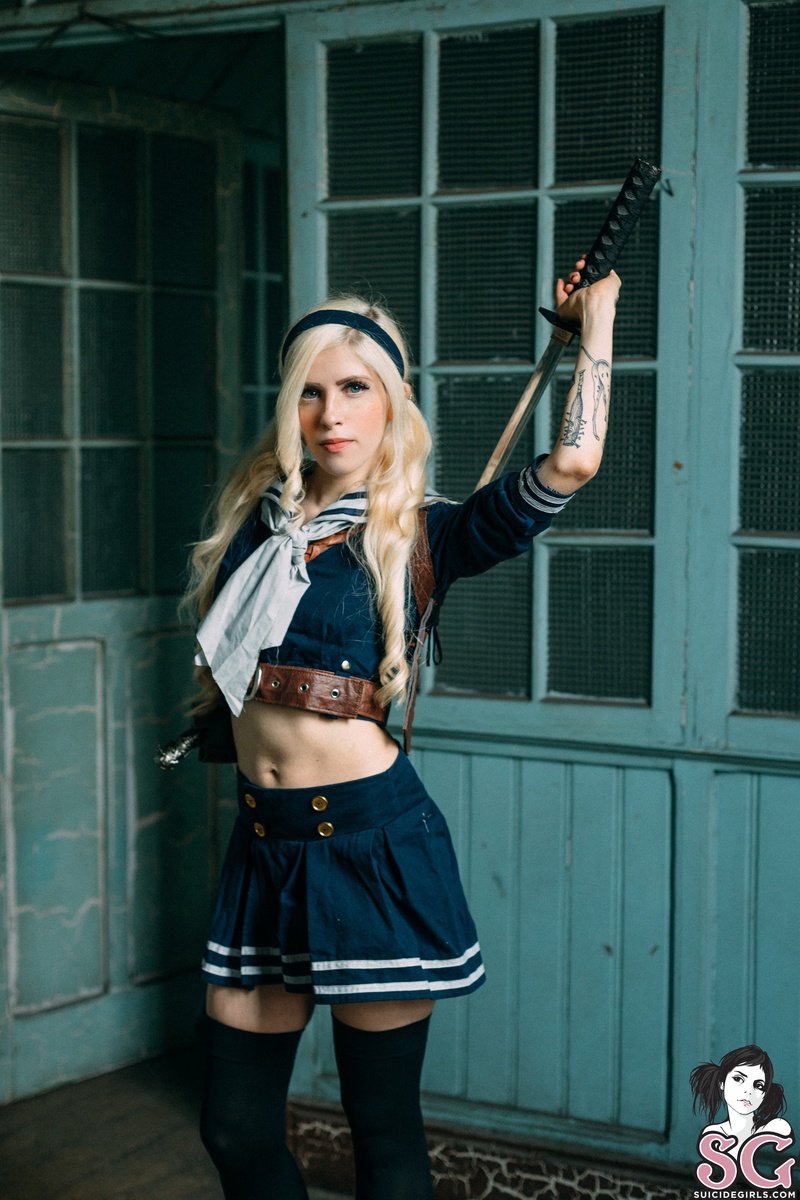 serenna-youhavealltheweaponsyouneednowfight-09.jpg