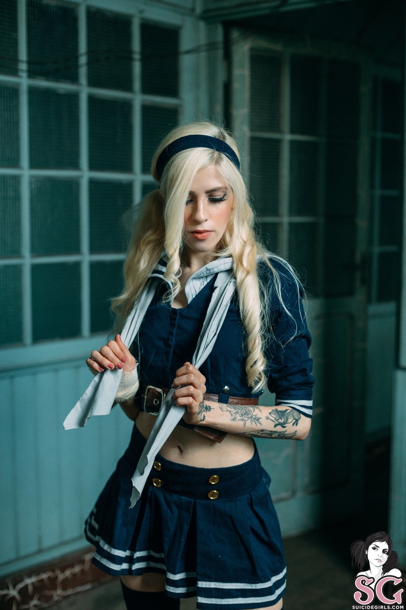 serenna-youhavealltheweaponsyouneednowfight-17.jpg