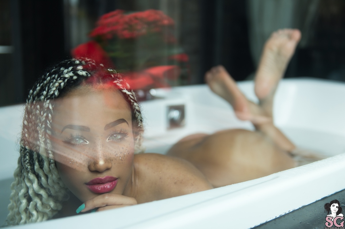 khaleesj-wetwhites-35.jpg
