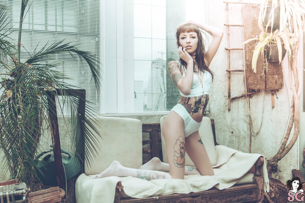 juhconnie-noirdesir-03.jpg